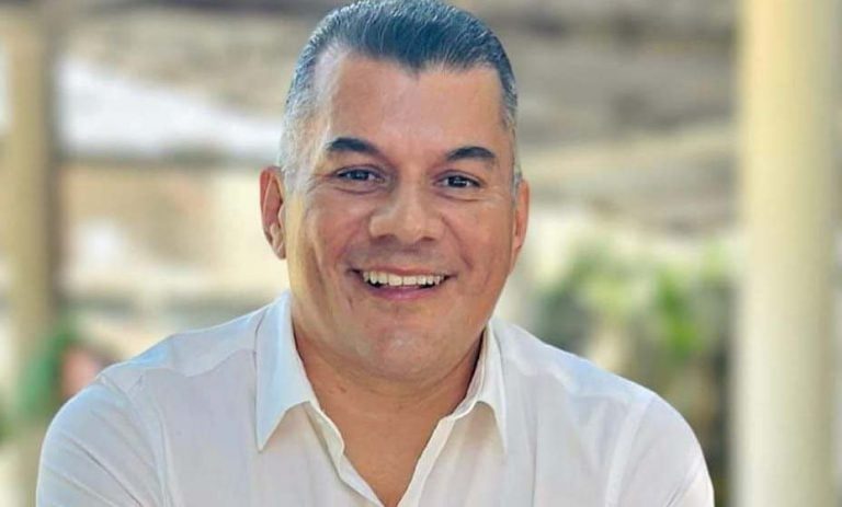 Libra atentado aspirante del PVEM a alcalde de Iguala, Erik Catalán