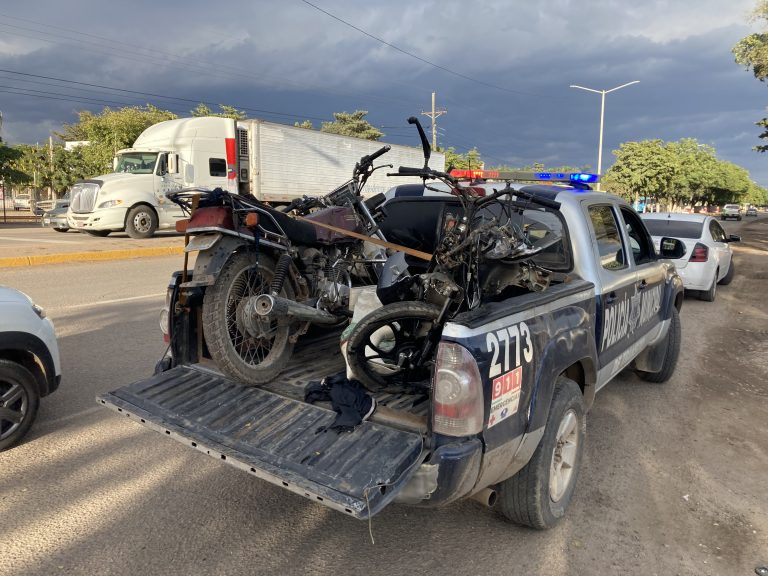 Resultan heridos dos motociclistas en choque en San Pedro, Navolato