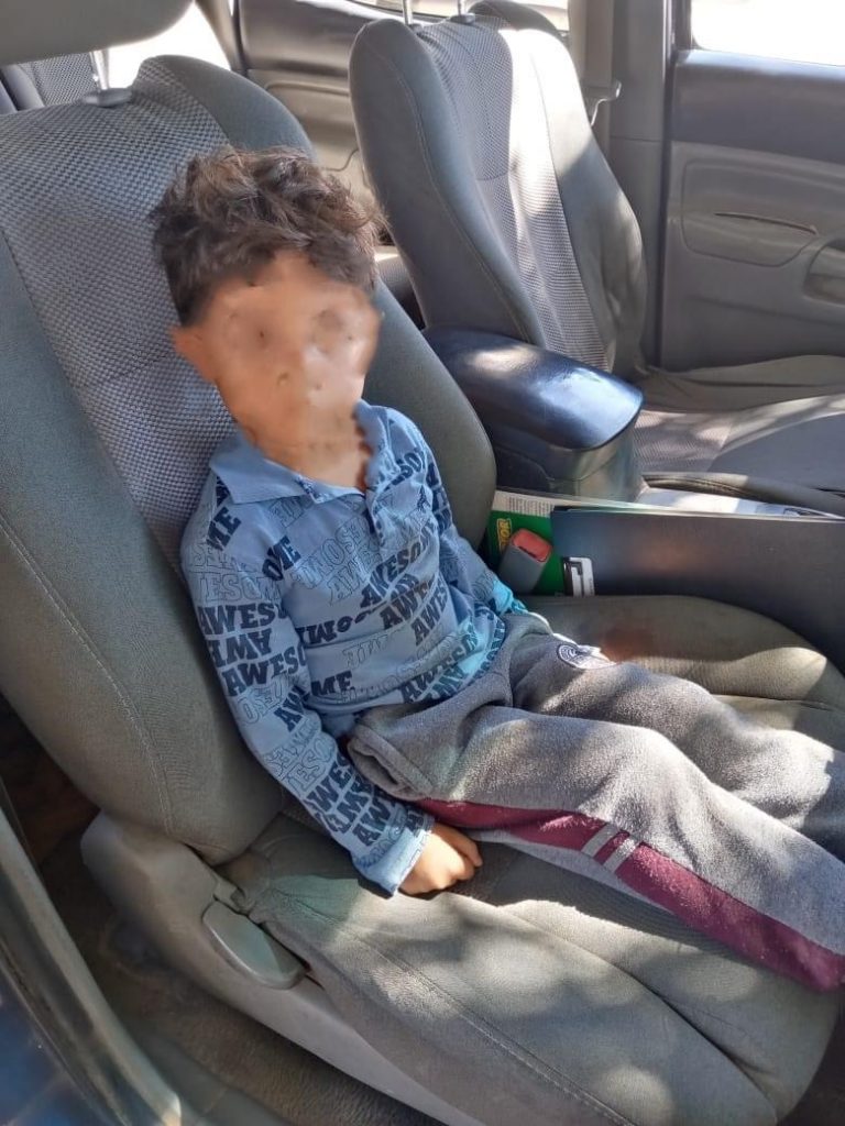 Encuentran policías extraviado a niño de 4 años en Navolato