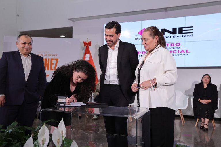 Se registra Álvarez Máynez como candidato presidencial de MC