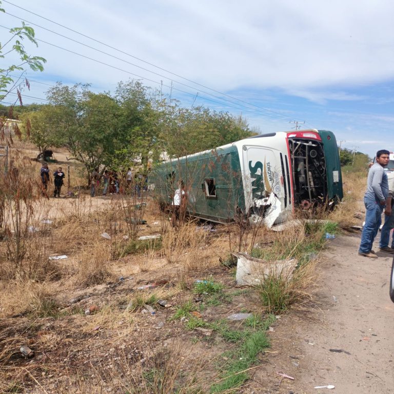 Deja 20 heridos otro choque entre autobús y tráiler