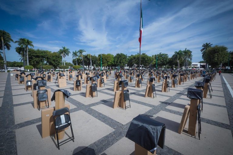 Anuncia Rocha apoyo permanente a tianguistas