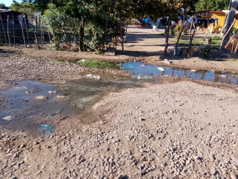 Cumple 10 días desborde de drenaje en Sataya, Navolato