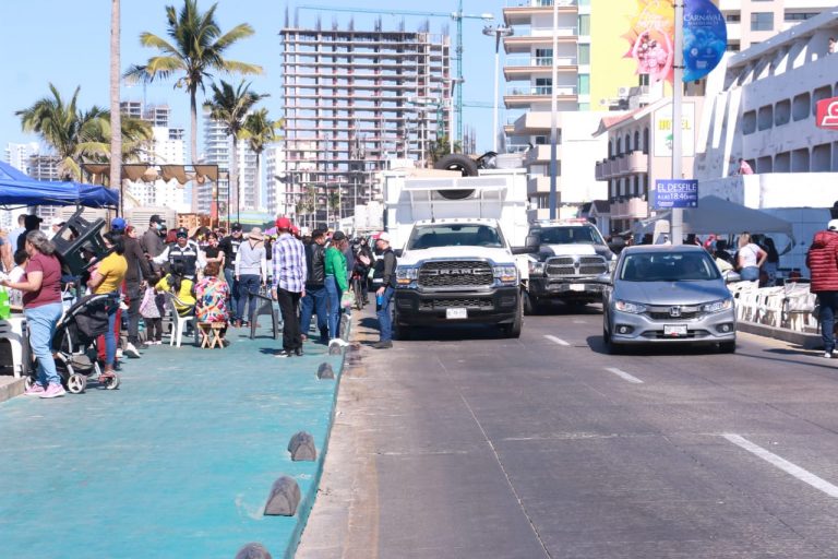 Retiran más de 800 sillas del malecón que eran para renta
