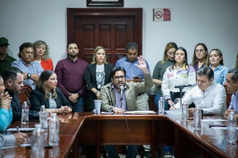 Se va alcalde a campaña; deja el Ayuntamiento