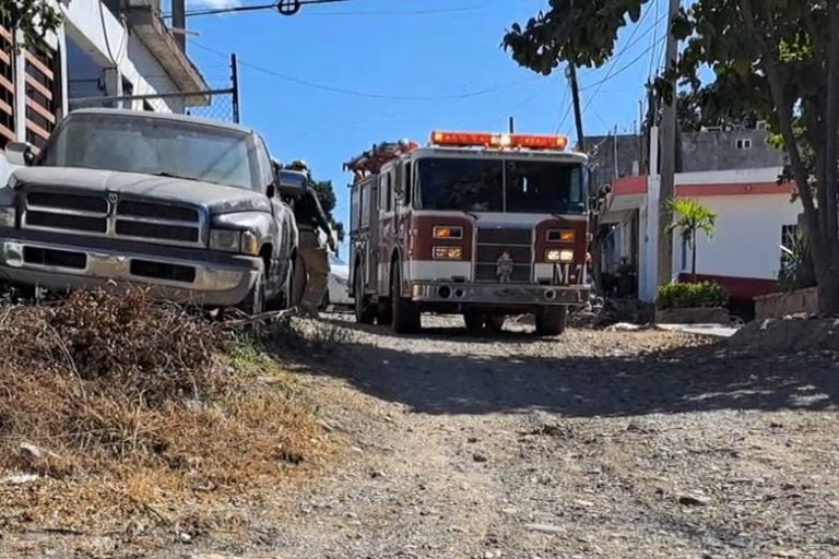 Resulta mujer con quemaduras tras explosión en vivienda