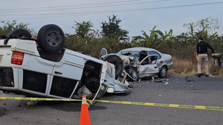 Deja un muerto y 3 heridos choque en Eldorado