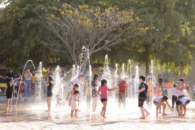 Cielo despejado a medio nublado con temperaturas a 38°C