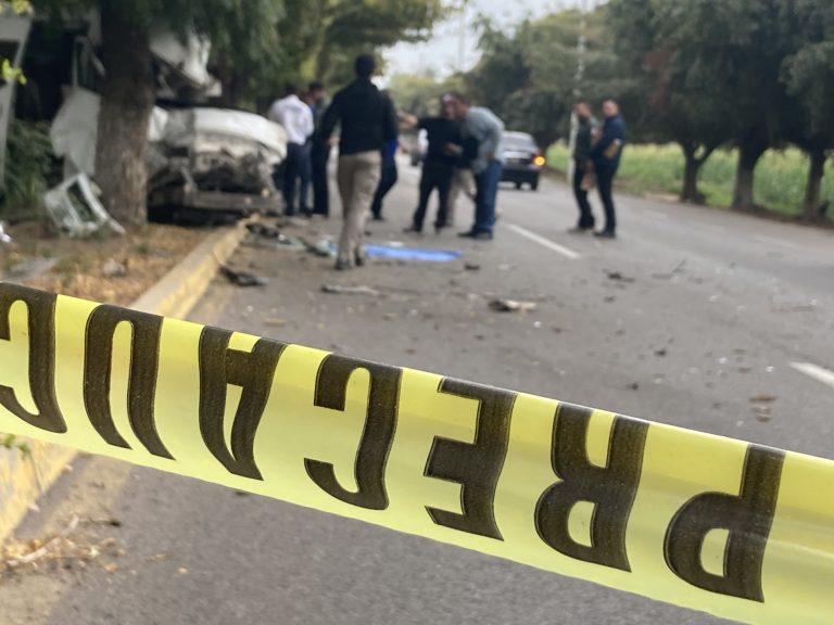 Fallece en choque conductor en la Culiacán-Navolato