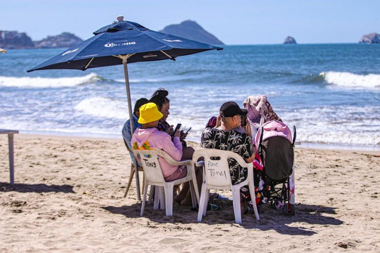 Descartan en playas golpes de calor
