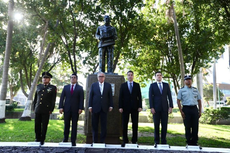 Encabeza Rocha 86 aniversario de la Expropiación Petrolera