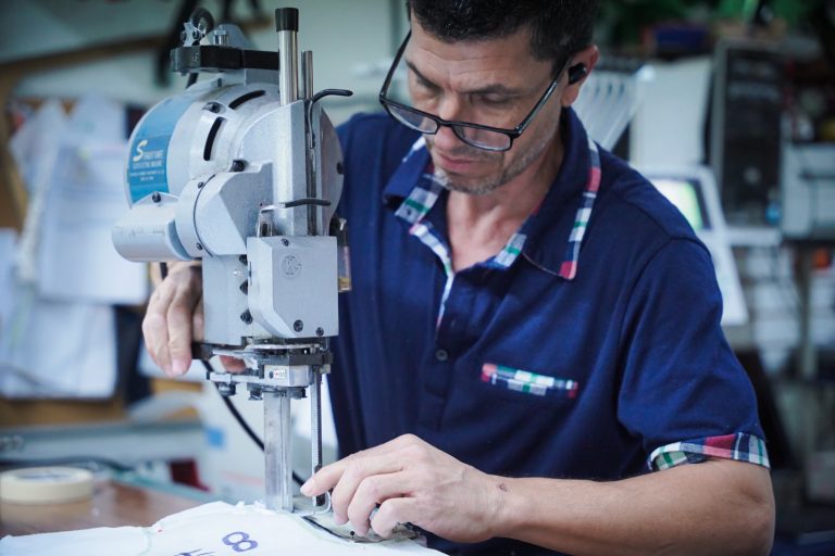 Lista convocatoria para uniformes y útiles escolares