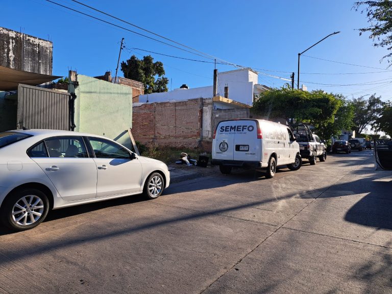 Encuentran degollado a hombre en vivienda