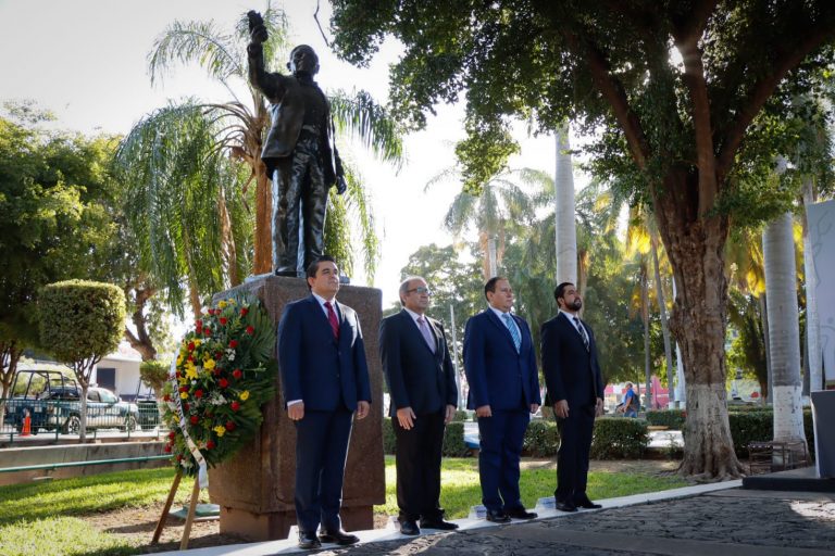 Conmemoran el 218 Aniversario del natalicio de Juárez
