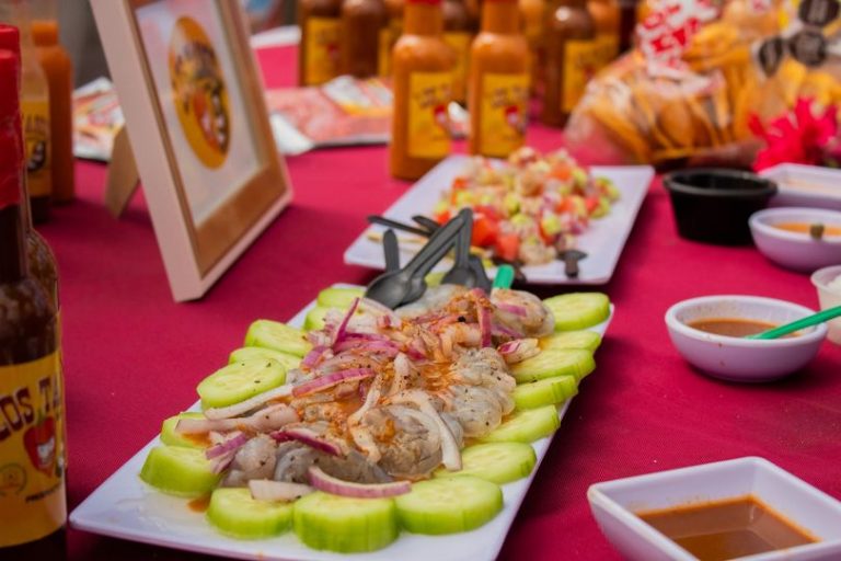 Corona la barra fría la venta de mariscos en Altata