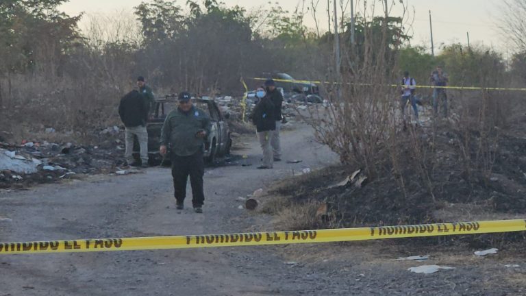 Lo encuentran carbonizado en una camioneta en Culiacán