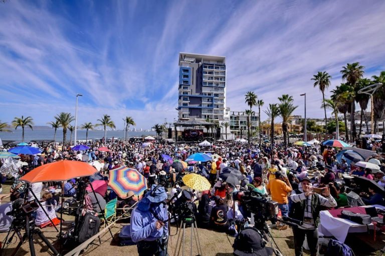 Calculan en 200 mil los visitantes en malecón