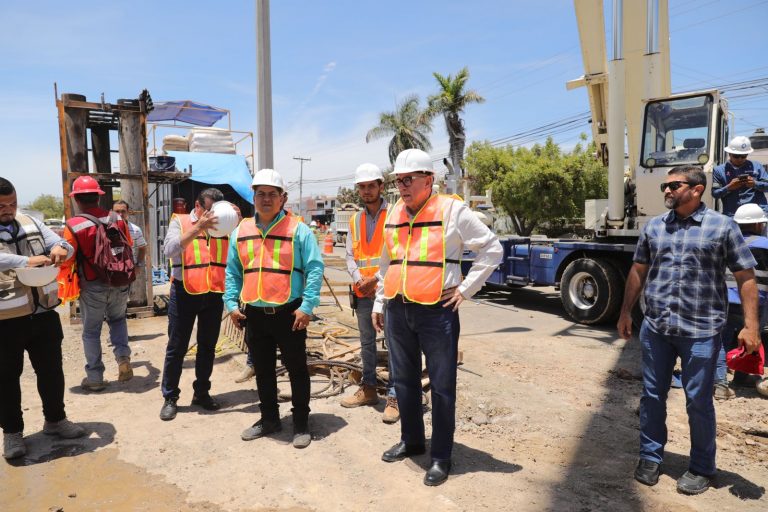 Supervisa Rocha obras viales en Mazatlán