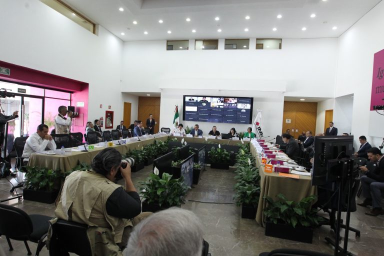 ‘Esconden’ partidos a sus ‘pluris’, reporta el INE