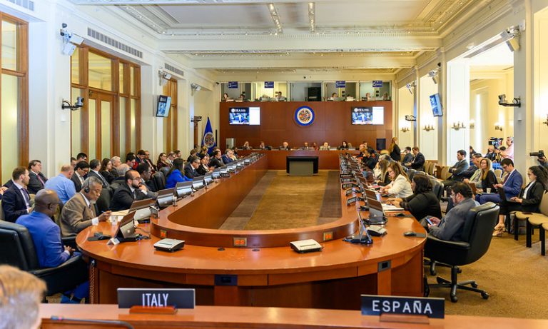 Condena OEA asalto a embajada de México en Ecuador