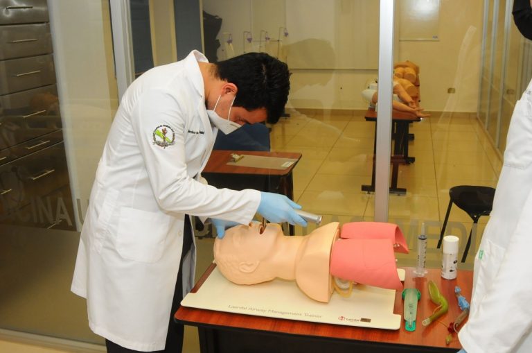 Agota UAS más de 3 mil fichas en el área de salud