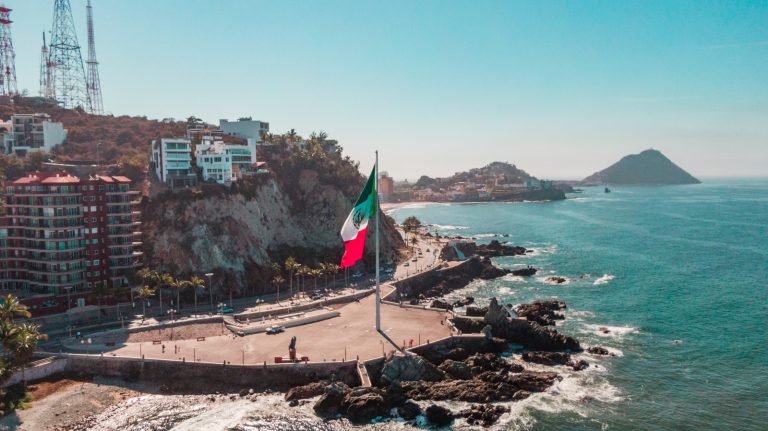 Esperan 120 mil visitantes a Mazatlán para eclipse