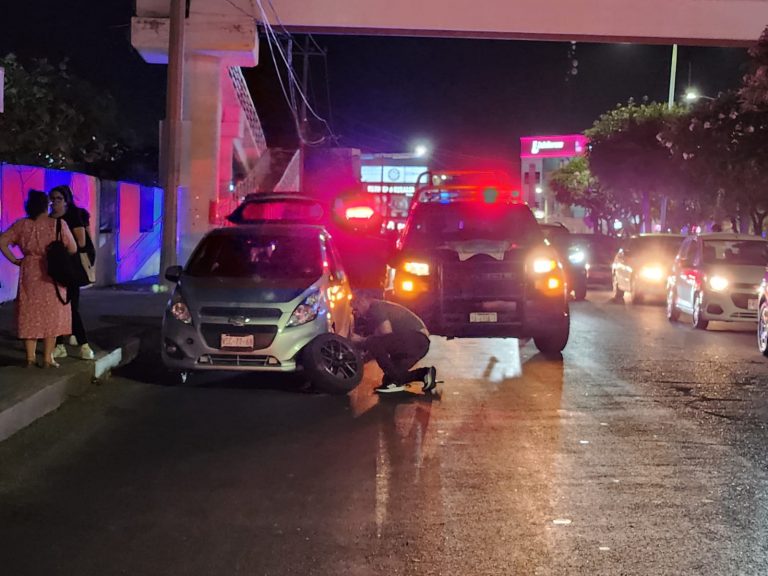 Arrojan ‘poncha llantas’ en la Obregón: 15 autos averiados