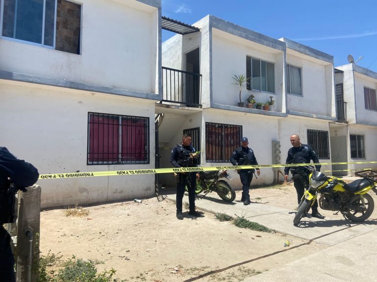 Ejecutan a un hombre y dos mujeres en departamento de Culiacán