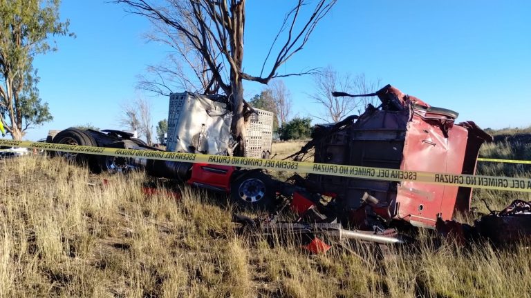 Un muerto y dos heridos tras choque en autopista