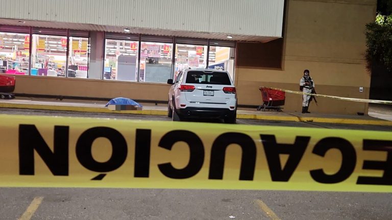 Lo ejecutan a llegar a un supermercado de Culiacán