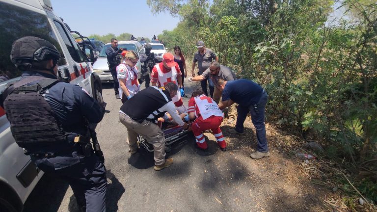 Deja 4 heridos volcadura en Aguaruto