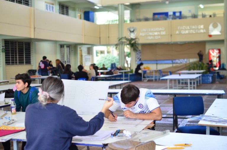 La UAS, primera institución pública estatal en el país en cumplir con la cobertura universal