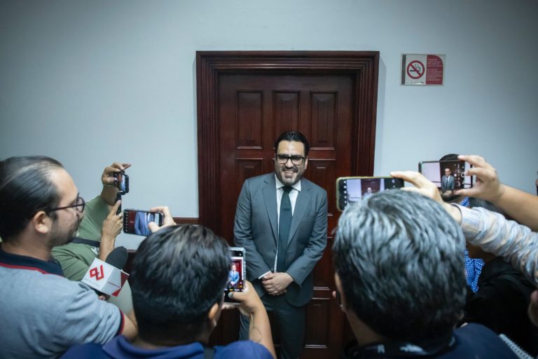 Regresa Juan de Dios Gámez a la alcaldía