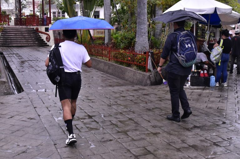 Esperan para esta noche lluvias puntuales muy fuertes