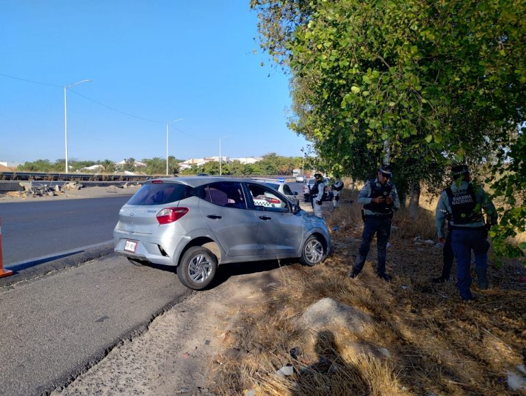 Era un carro abandonado y un hombre golpeado