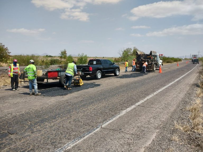 Rehabilitan la carretera México 15 en El Carrizo