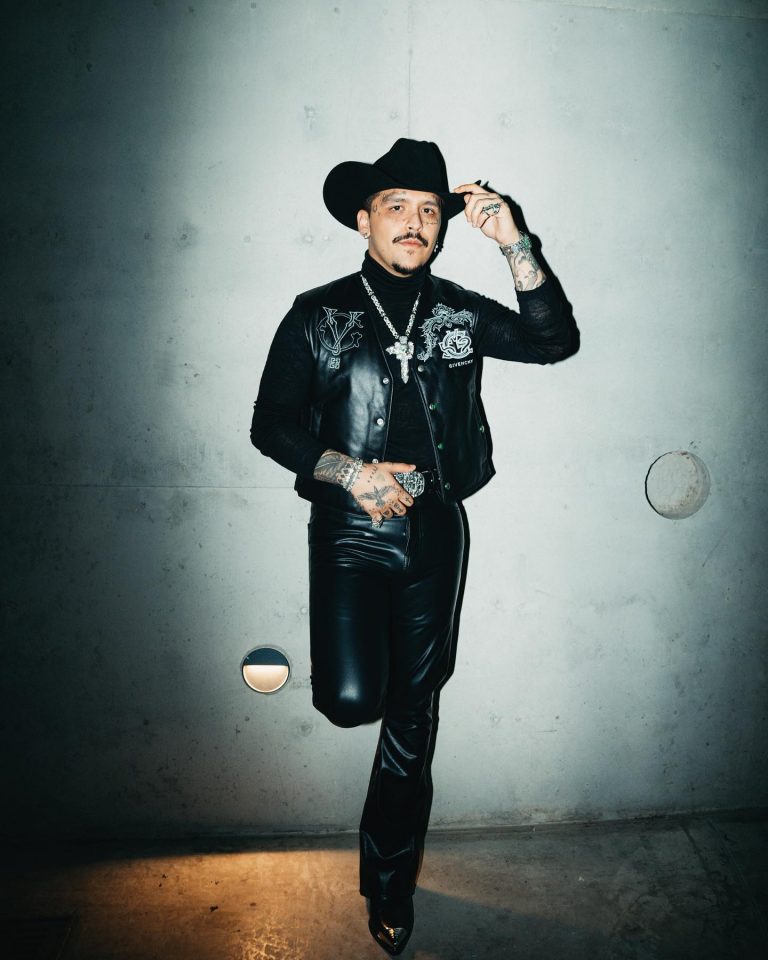 Acusan a Christian Nodal de falsificación