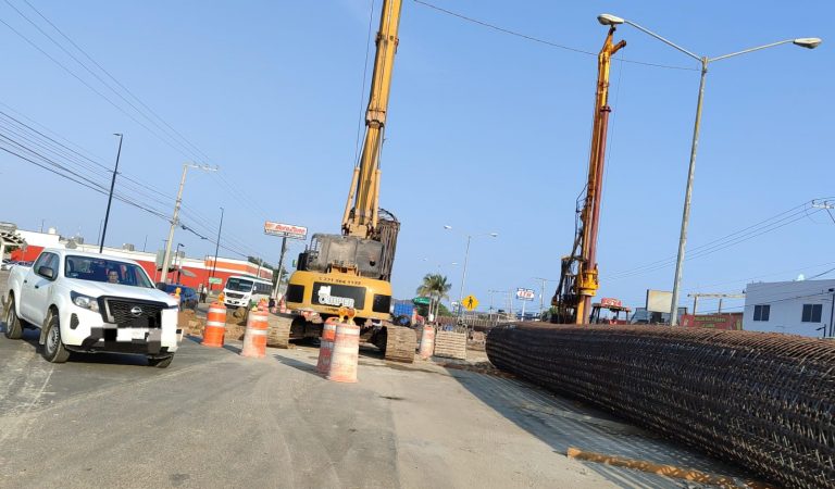 Toma vías alternas con nuevo puente en Mazatlán