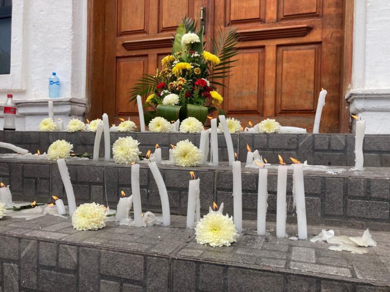 Coloca DH velas por desaparecidos en Navolato