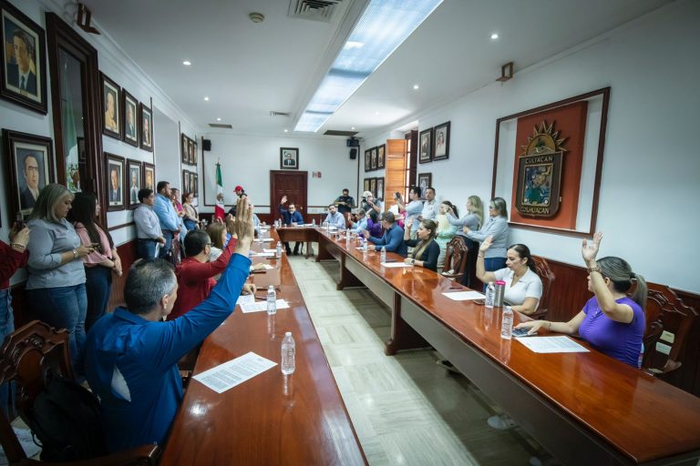 Refrendan créditos a mujeres para negocios