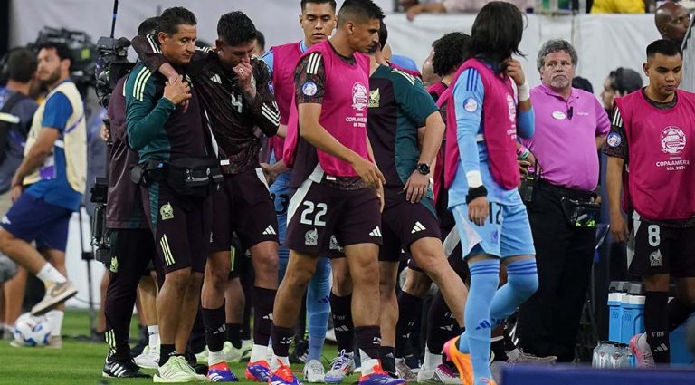 Se lesiona Edson Álvarez en debut de Copa América