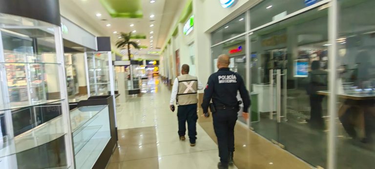 Evacuan plaza en Culiacán por alerta de incendio