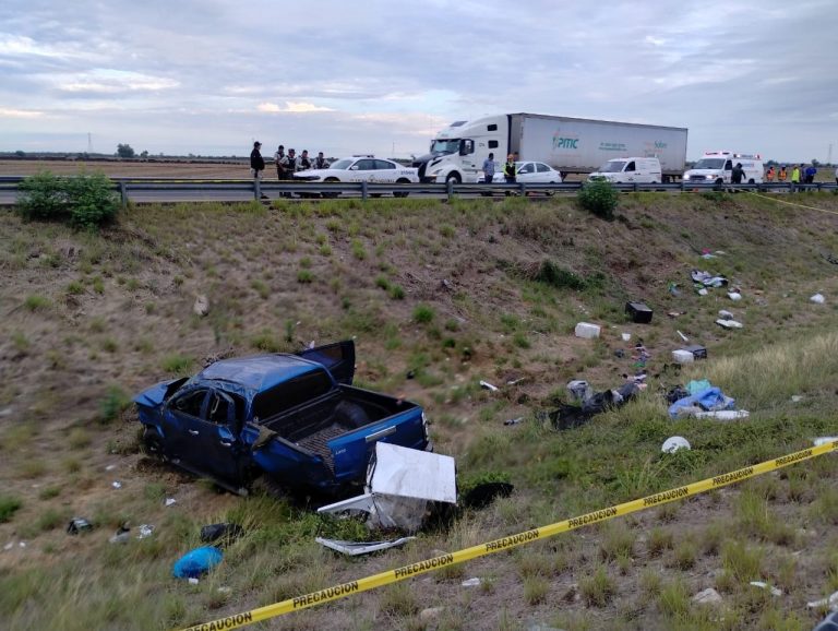 Fallecen 3 tras accidente en Navolato; había un bebé