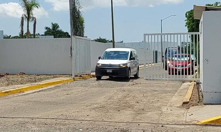 Salen rumbo a funeraria restos de Cuén