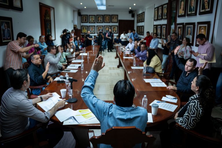 Aprueban destinar $71 millones en obras públicas