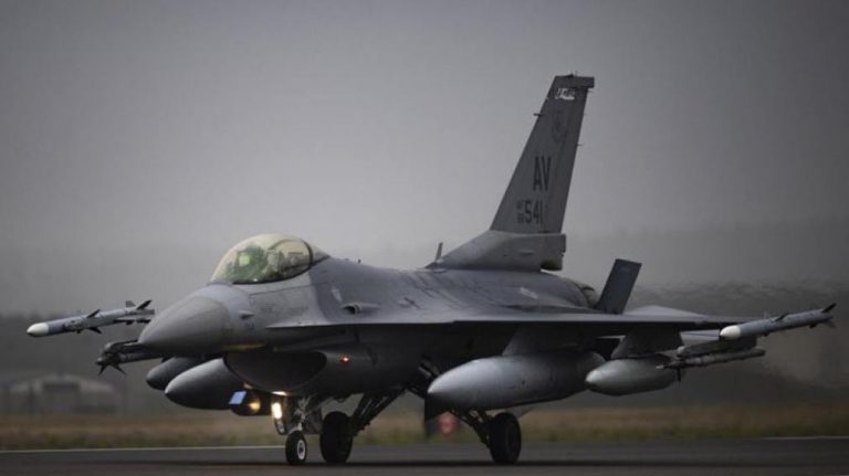 Envía OTAN aviones de combate F-16 a Ucrania