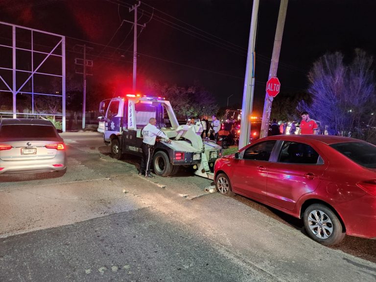 Se dañan 10 autos por poncha llantas en Valle Alto