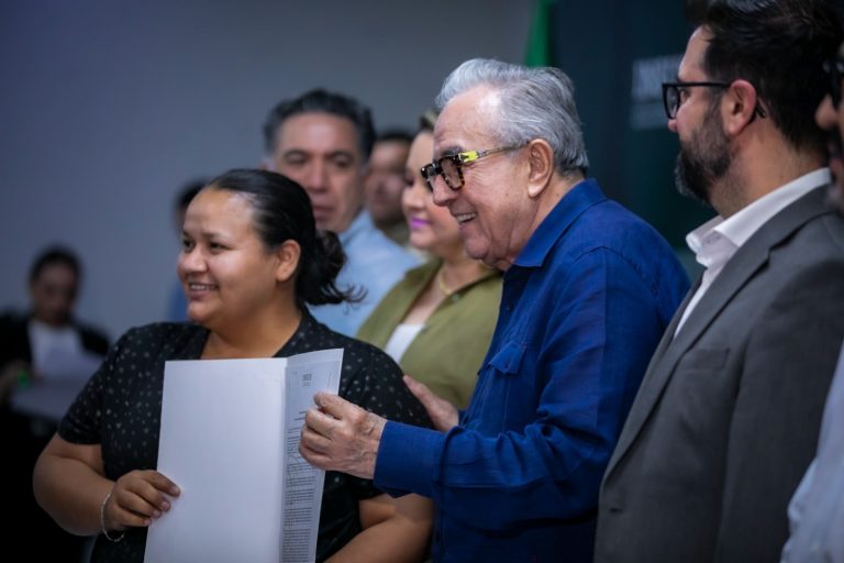 Completan en Culiacán 13 mil escrituras