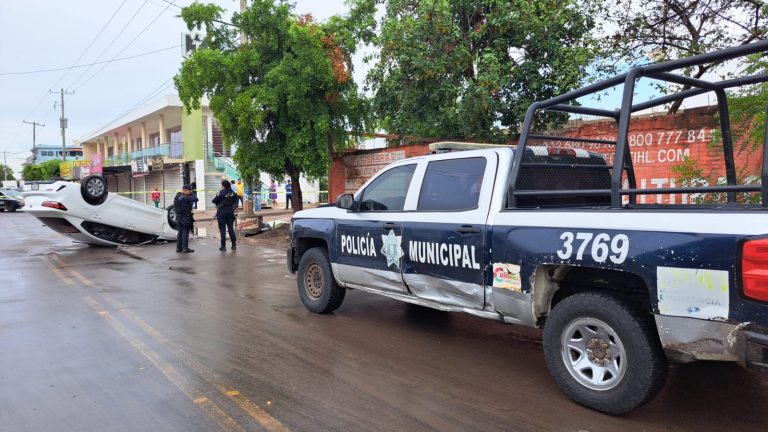 Tenía 80 años; fallece atropellado en banqueta por auto