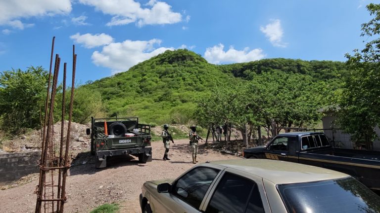 Iban a tirar basura, hallan un muerto a golpes